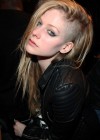 Avril Lavigne Shows Off Her New haircut in Paris